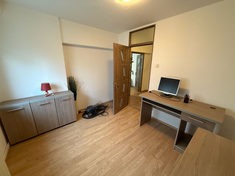 Panduri stradal Spitalul Burghelea Bloc 1996 Ap 3 camere decomandat