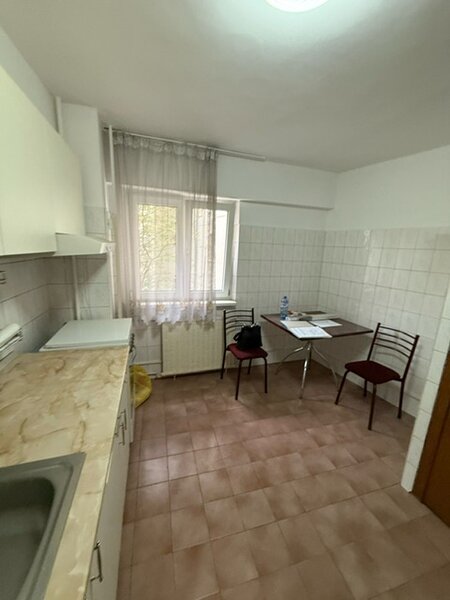 Panduri stradal Spitalul Burghelea Bloc 1996 Ap 3 camere decomandat